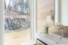 2_7964-Interior-Bath-2