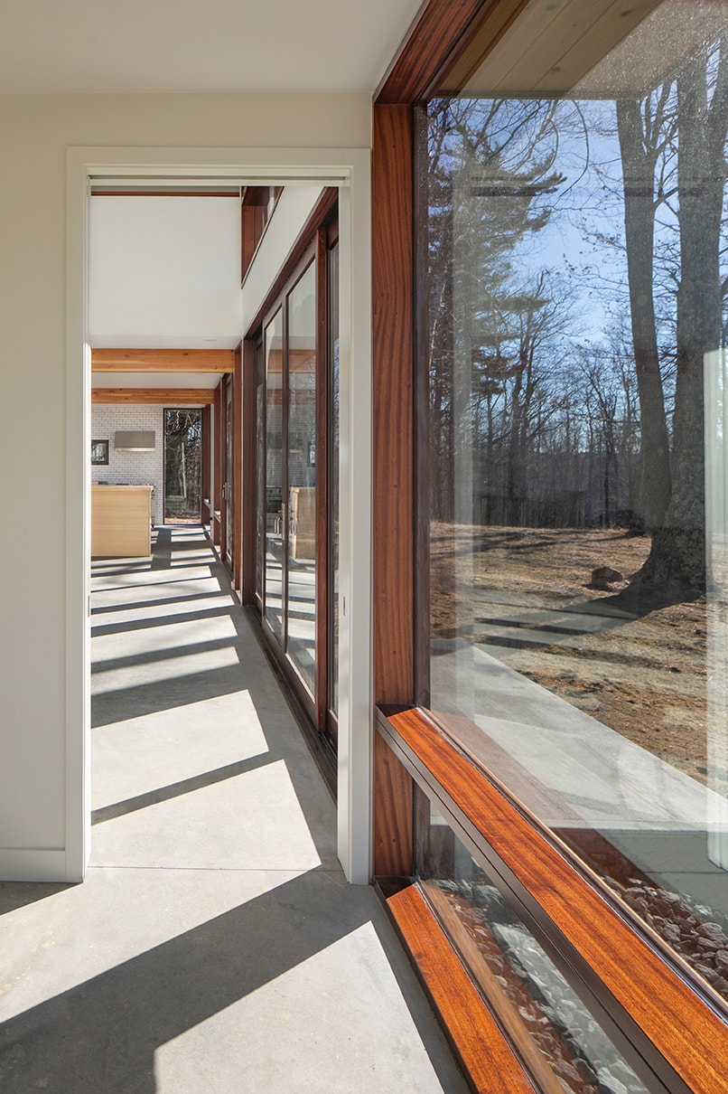 Acorn-Deck-House-mid-century-modern-custom-design-prefab-Monadnock-Retreat-15