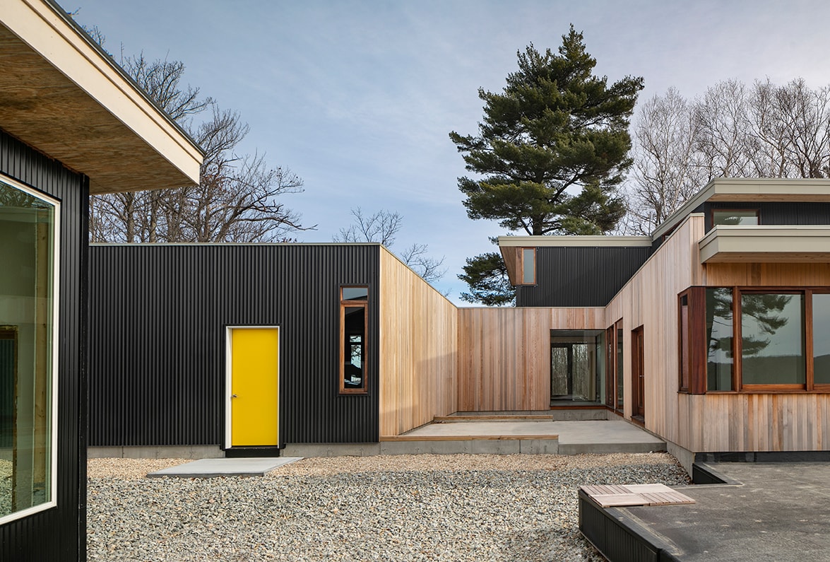 Acorn-Deck-House-mid-century-modern-custom-design-prefab-Monadnock-Retreat-5
