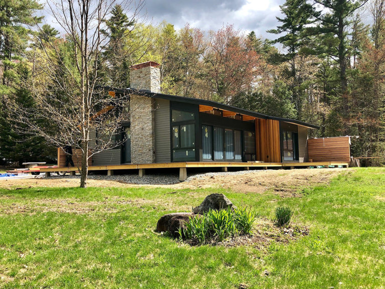 Exterior2web Acorn Deck House